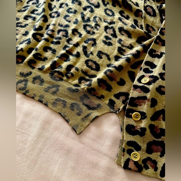 100% Wool BCBG Leopard 🐆 Crop sweater 🤎 - Picture 5 of 5